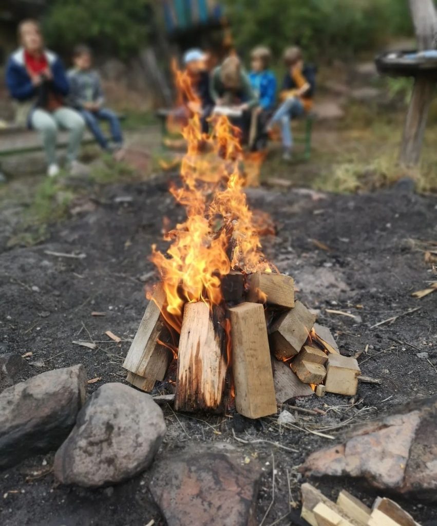 Lagerfeuerküche – draußen kochen, genießen und Gemeinschaft erleben